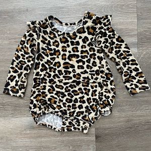 EUC Posh Peanut Lana Leopard Long Sleeve Bubble Romper size 6-12 m